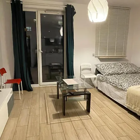 Cybernetyki2 Near Airport