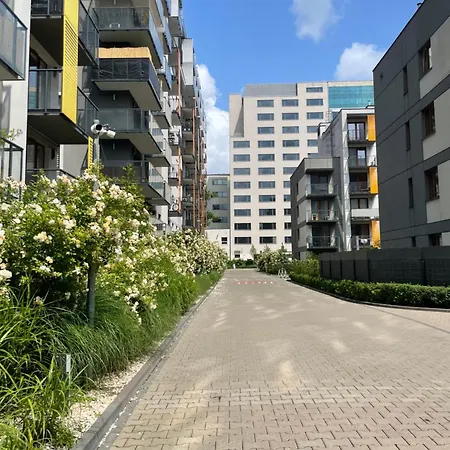 Cybernetyki2 Near Airport *