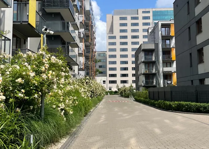 Cybernetyki2 Near Airport *