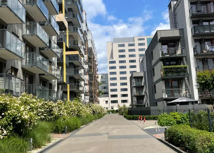 Cybernetyki2 Near Airport Pensjonat *